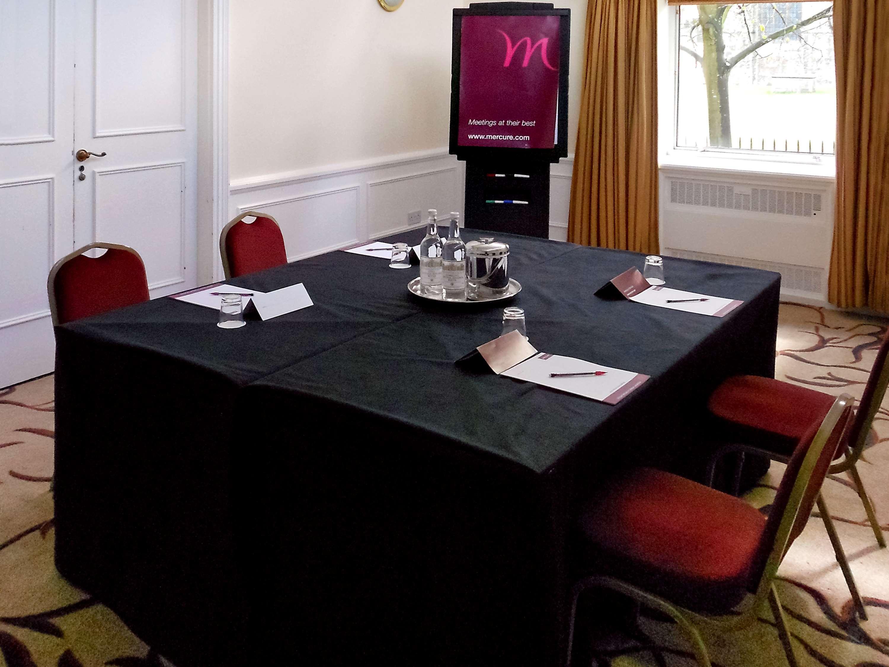 Winchester Wessex Hotel By Sunday Экстерьер фото